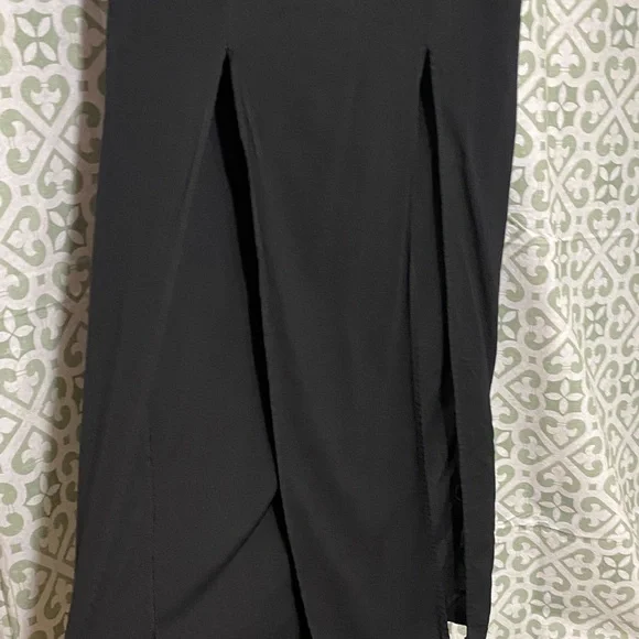 Forever 21 Black A-Line Skirt - Picture 4 of 4